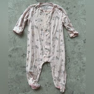 Magnetic Me onesie pajamas 3-6 months